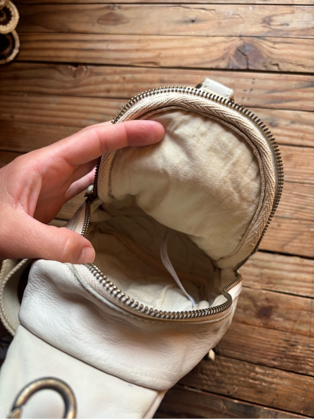 Free People Cream Leather Crossbody Sling Bag - Minimalist Everyday Style - Picture 8 of 9